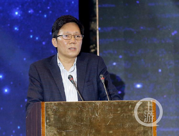3威斯腾生物董事长周勇荣获“2019年度新锐渝商”称号.jpg